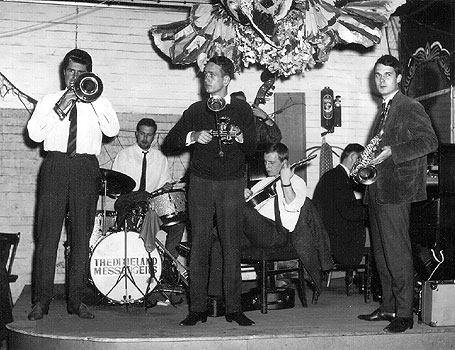 4.9 / 1966 / Dixieland Messengers im Riverboat auf Deck 2/5 - auf denen abwechselnd gejazzt wurde..